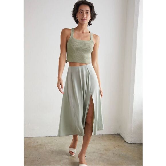 Aritzia Wilfred Cayenne Cropped Knit Halter Top Sage Green Size M - Picture 3 of 12